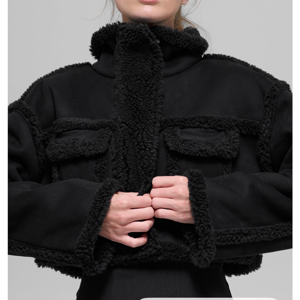 Alo Yoga Faux Sherling Snowfall Cropped Jacket